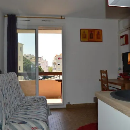 Huniers Apartment *